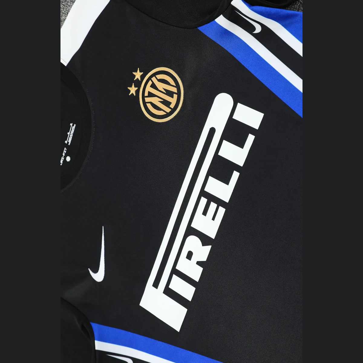 Tifoso Store Completi Inter 2026/27 kit allenamento nero maglia+pantaloncini