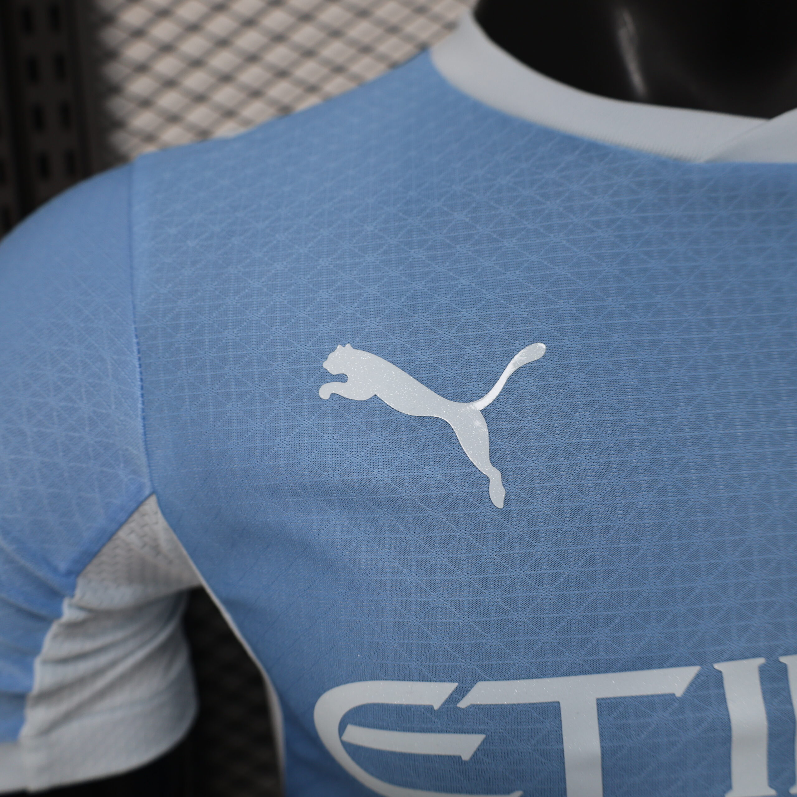 Maglia Manchester City 2026/27 versione giocatore prima maglia blu celeste