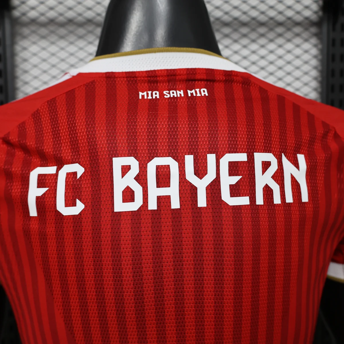 Tifoso Store Bayern 2026/27 prima maglia giocatore S-4XL