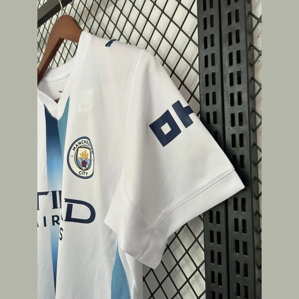 Manchester City 2026/27 Third maglia bianca versione Tifoso