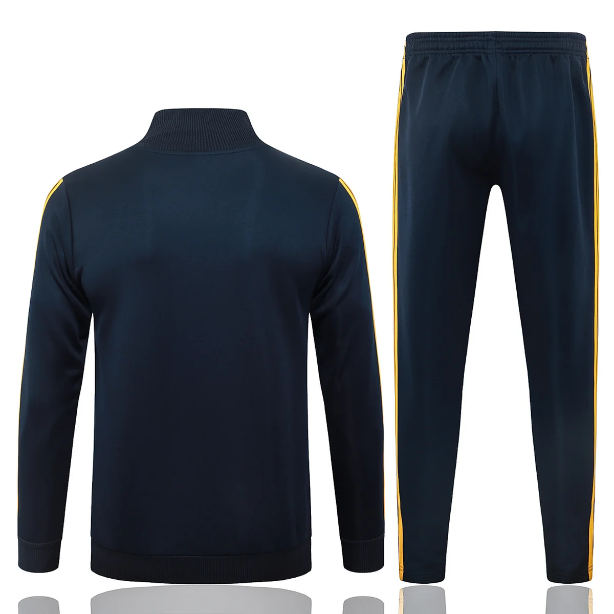 Real Madrid 2026/27 tuta blu navy fascia bianca gialla
