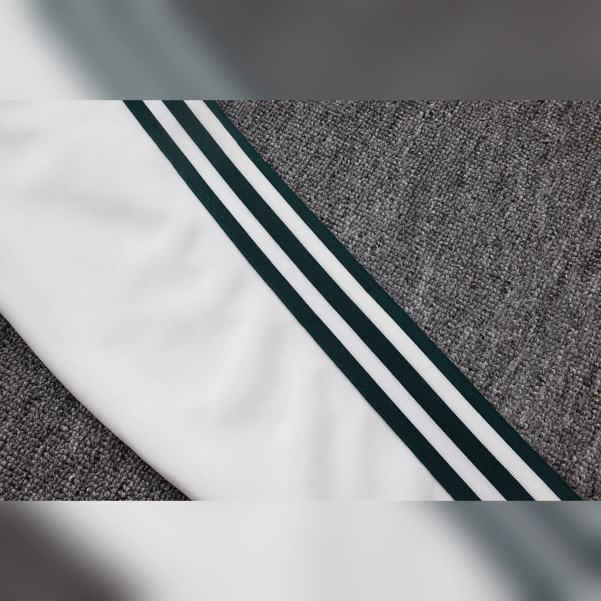 Tifoso Store Real Madrid 2026/27 Tuta Beige Verde XXL