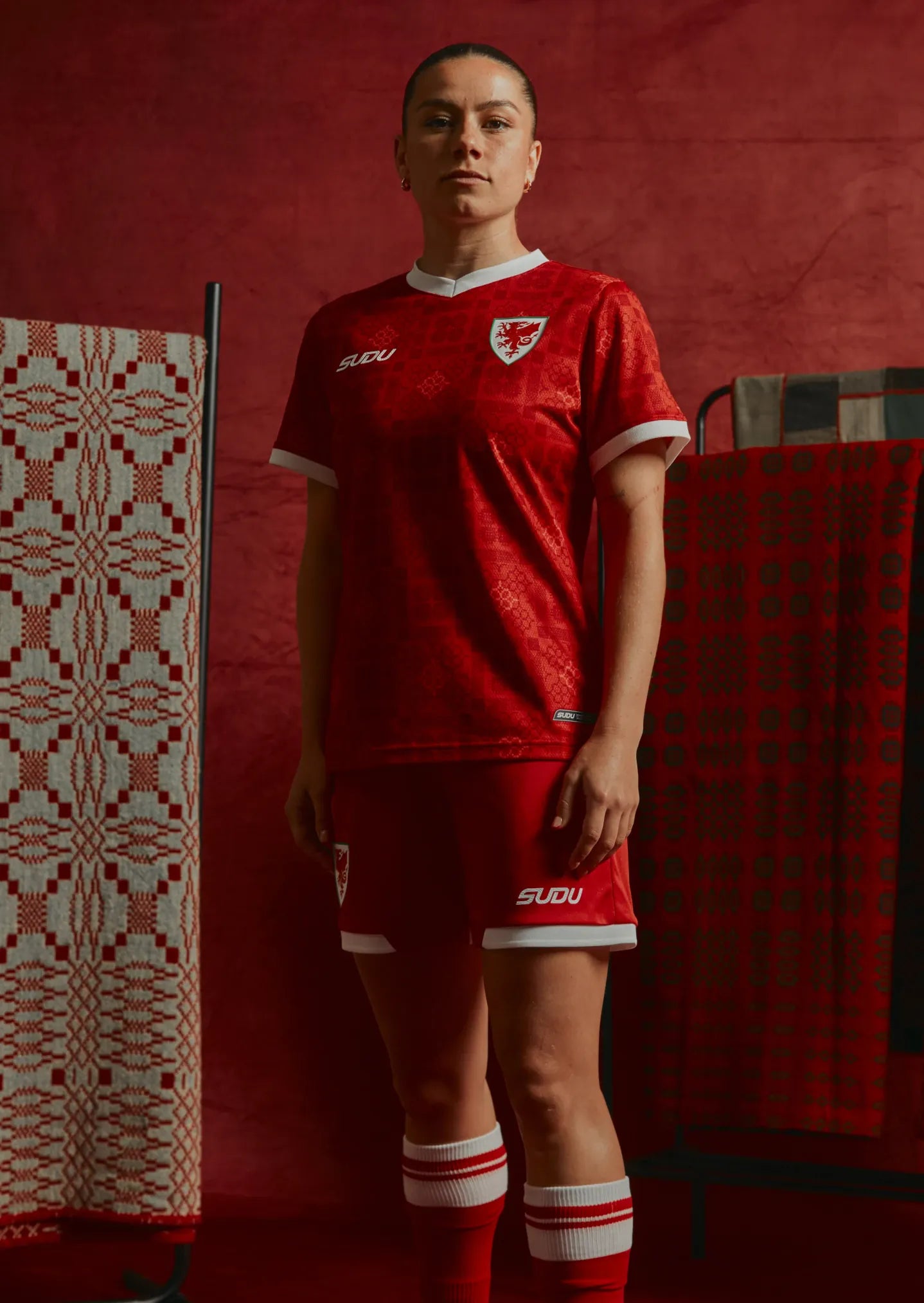 Wales SUDU 2026-28 Pro maglia casa donna taglia 12 rossa